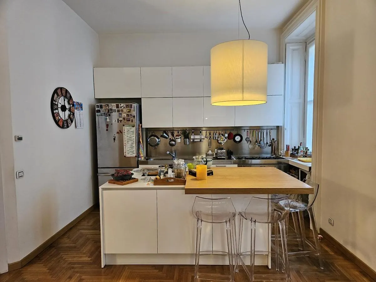 Comfort & Design In The City Centre Apartment Milan Italy